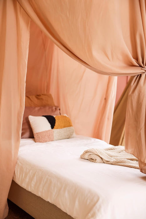 Easy-to-install nougat mosquito net canopy with ceiling hooks and kit